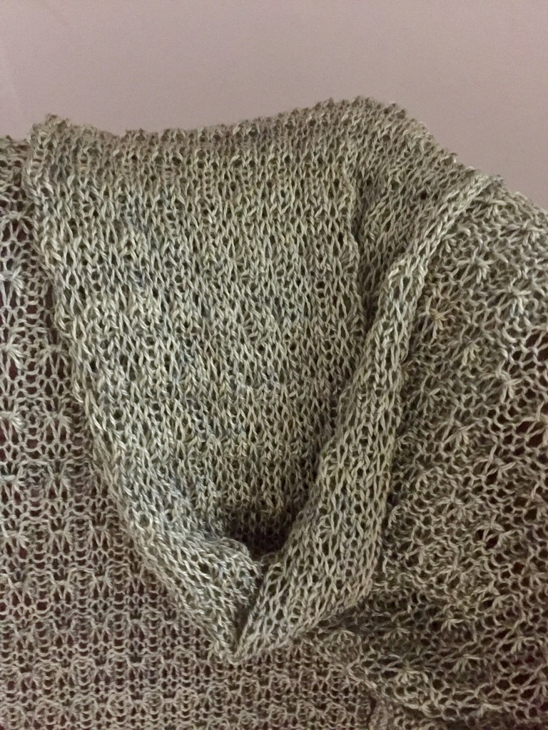 Green tuck lace shawl – NoNeedleKnitting.com